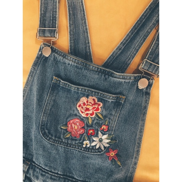 Denim Co. Floral Denim Overall Shorts - Picture 3 of 6